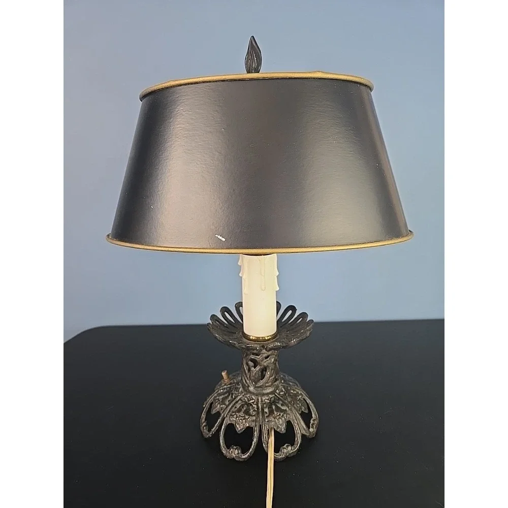 Vintage Leviton Cast Iron Metal table lamp‎ Dual Socket double light Lamp Black